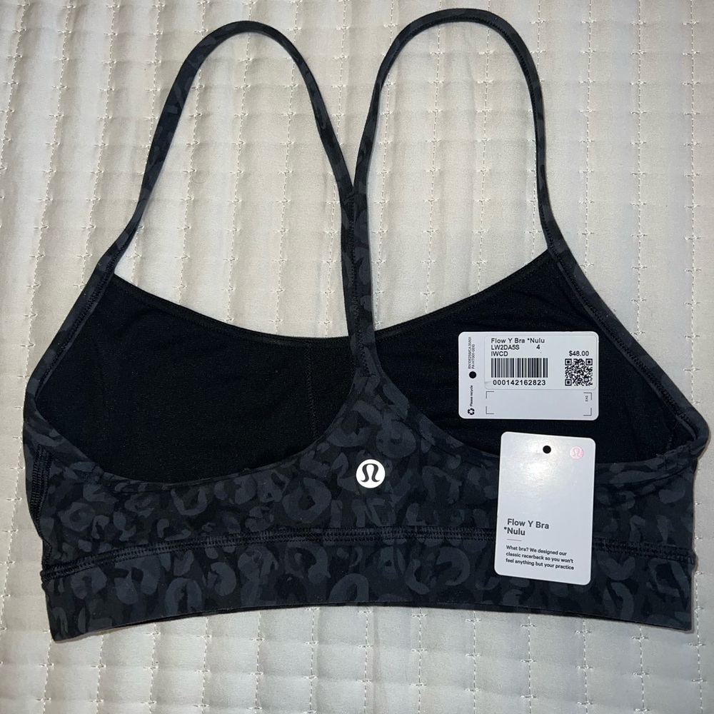 SOLD. Lululemon Flow Y Bra NULU. Size 4 in Intertwined camo. Rare.